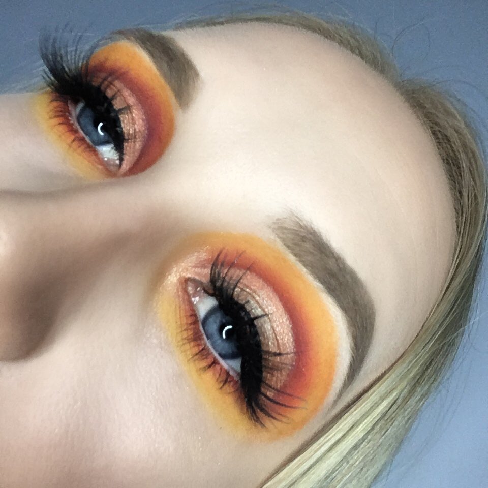 So this is a little look I did for the #ColourChallenge 🧡

More pictures and details will be posted to Instagram later ✨ 

Instagram: instagram.com/straight_up_ma…

#Nars #BHcosmetics #Illamasqua #AnastasiaBeverlyHills #MakeupEnthusiast #MUE