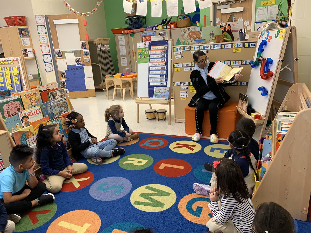 oliverStOwls's tweet photo. Our students had some amazing celebrity readers today sponsored by @UWGreaterNewark 
A huge thank you to all of the readers for spending their morning with our students! @NPSvoices  #readers #communityReaders #oliverPride https://t.co/HthA8Bq5fY