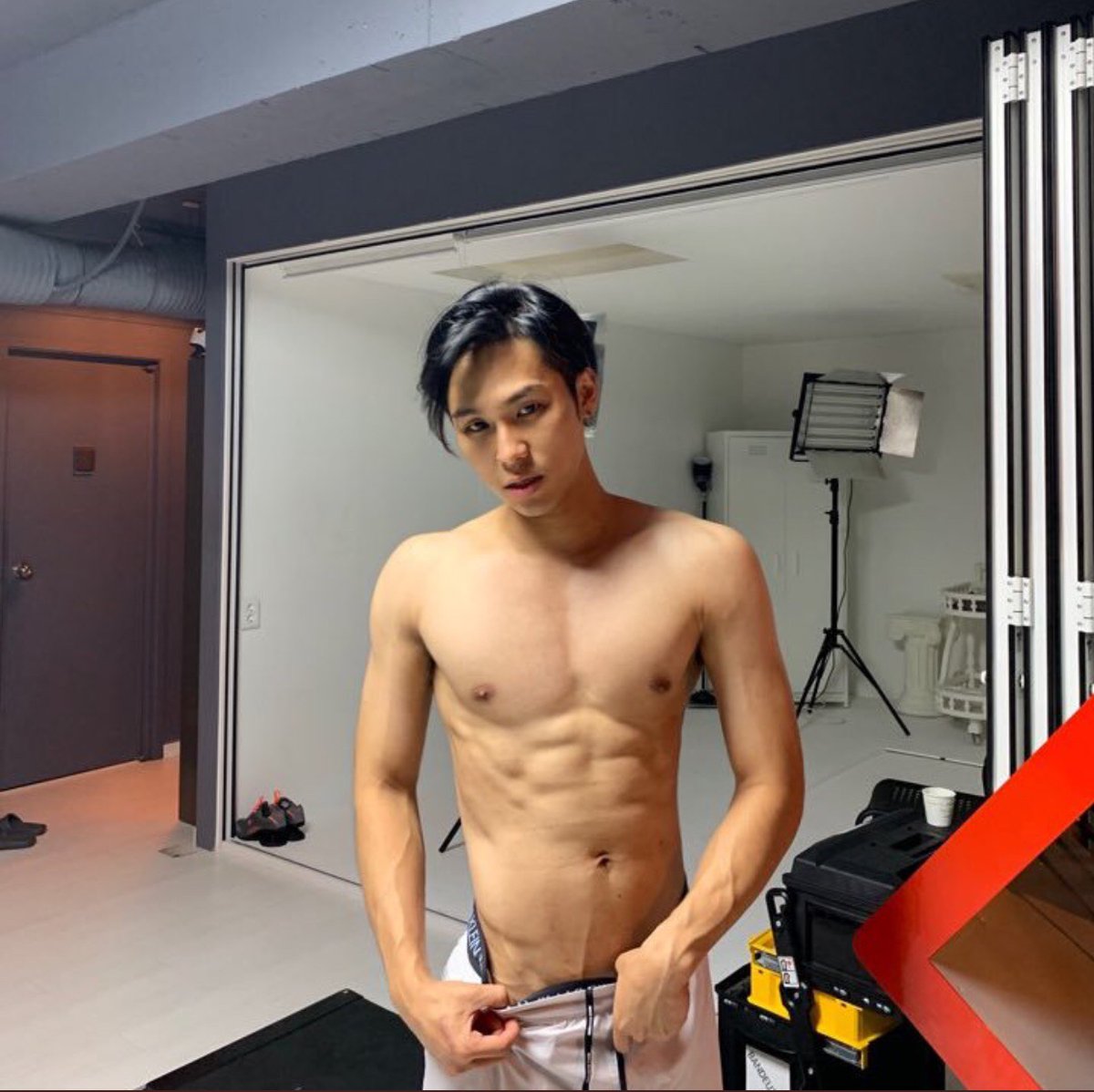 1O2LEO's tweet image. i've dreamt about you nearly every night this week.