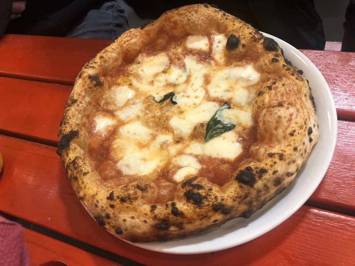 ChronSallie's tweet photo. Great night at @ChesterMarketCH #FoodieFriday good friends, fab food, great beer and brilliant music @StileNapoletano @nicebitesuk 
@ThatBeerPlaceHQ @_bransby_ Thai by Thai &amp; Steins https://t.co/RHJ55YTp8A