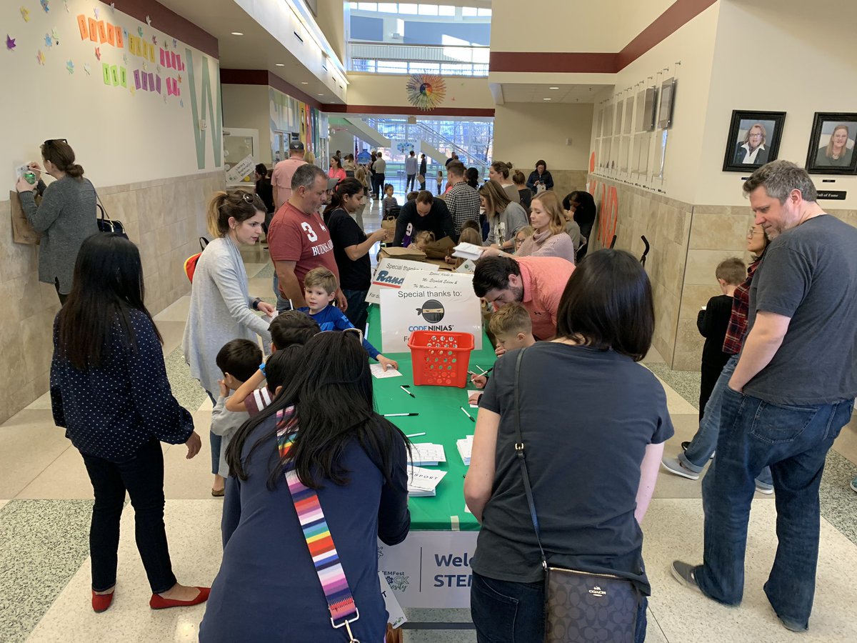 LizGoodman1's tweet image. STEMfest is happening @WilchesterSBISD !  #linkedtolearning #limitlesscuriosity