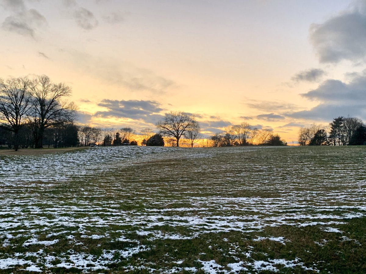 riverbendcctn's tweet photo. The snow is melting and the sun is setting! What a beautiful sight! #nofilter #sunset #golfcourse #golf #privatecourse https://t.co/IilvhEauFj