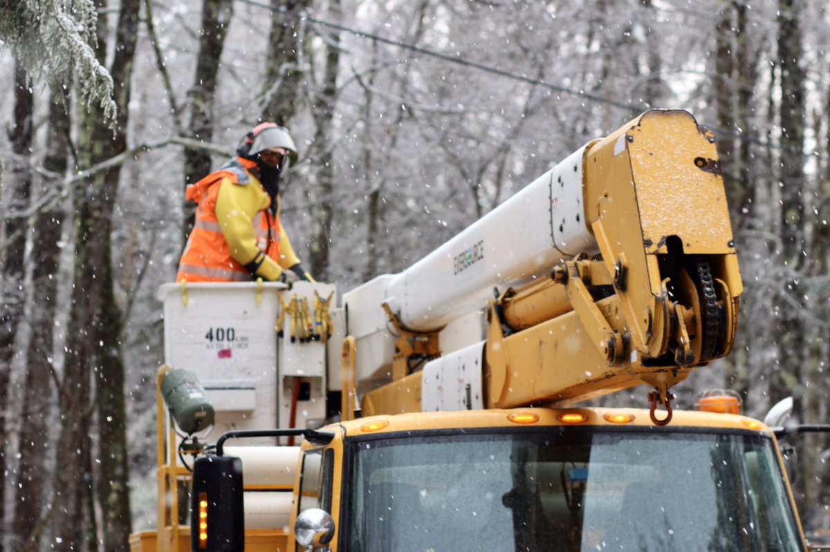 Our crews are working throughout the state to restore ~14,500 of our customers impacted by the storm. We‘ll continue to work through the night until all of our customers have their power back. Please be sure to report any outages at 800-662-7764 or at Eversource.com.