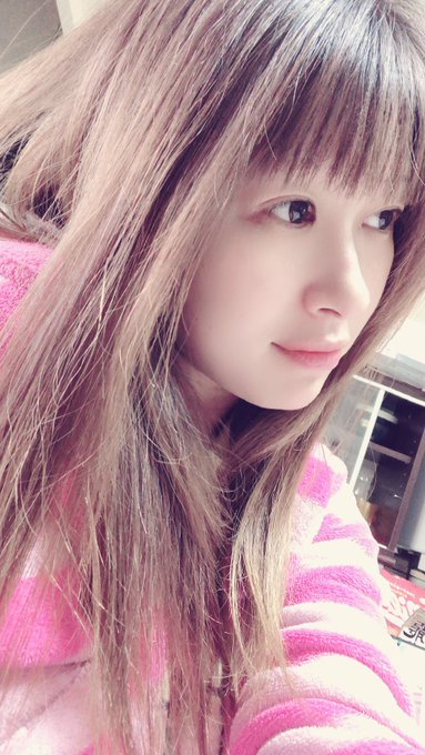 唐突に切った前髪 https://t.co/MFUuwvG0jt