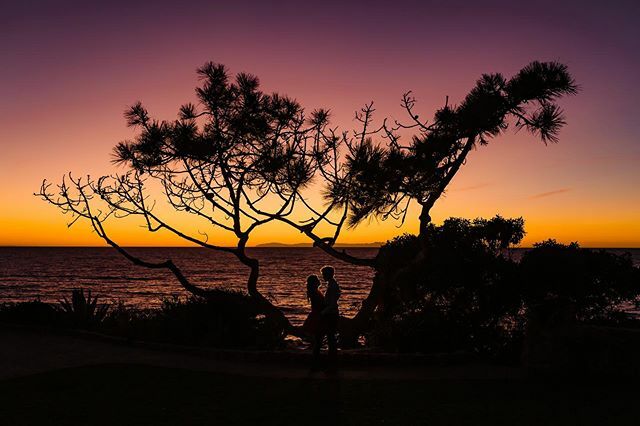 paradaphoto's tweet photo. Oh how I love me some sunsets and silhouettes @magnetmod style 😉😍 Happy Friday everyone! Have a great weekend 🎉 https://t.co/TpXpt0HzKT