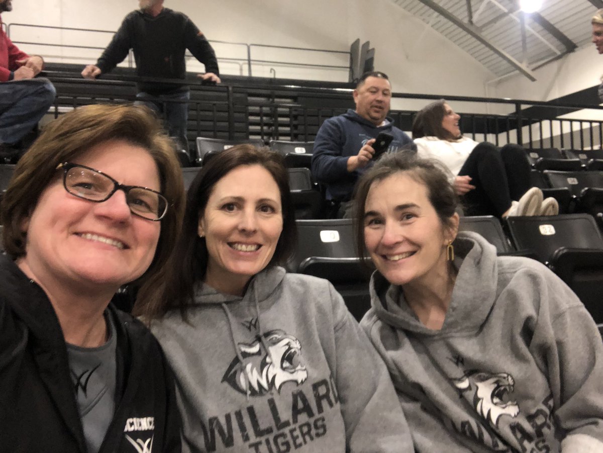 WillardScience's tweet photo. Science department rooting on our basketball teams. GO TIGERS! https://t.co/hSWlHDD0jM