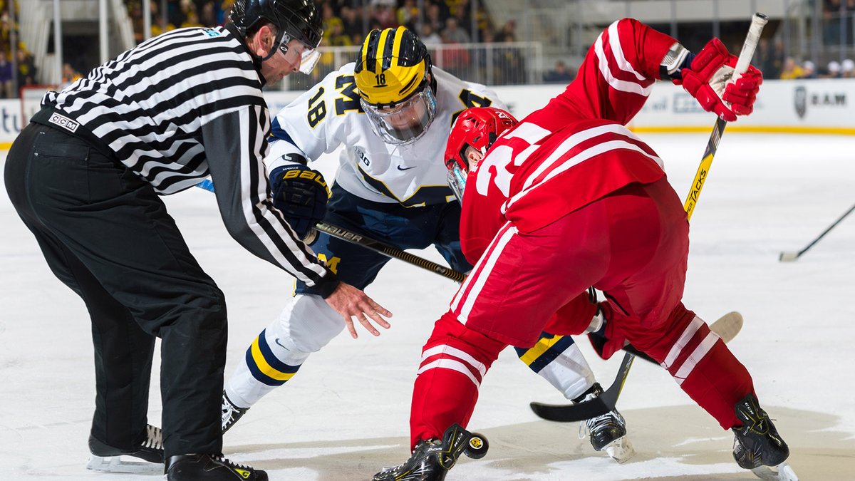 Tonight and tomorrow night the UofM Hockey Team takes on Wisconsin here at Yost! 🏒
#GoWolverines #uofm #uofmhockey #hockey #BearclawCoffee #MobileCoffee #CoffeeBar#MichiganCoffee #DetroitCoffee