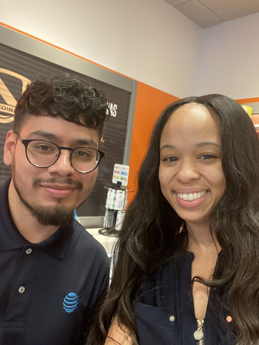 Tenesha34867276's tweet photo. @MyWirelessATT is eager and ready for the Drive for 5 Lead offer ...Looking forward to celebrating their success this month #ARIgnite #WeMeanBusiness @Randyconnectsu @BrandyJaime @ATTXavierGalvan @ralford8764 @chrisdonan @dongoodlow @ATTBusiness @PaulaVofGLM @TomMonahan10 https://t.co/XDcXJNJxuL
