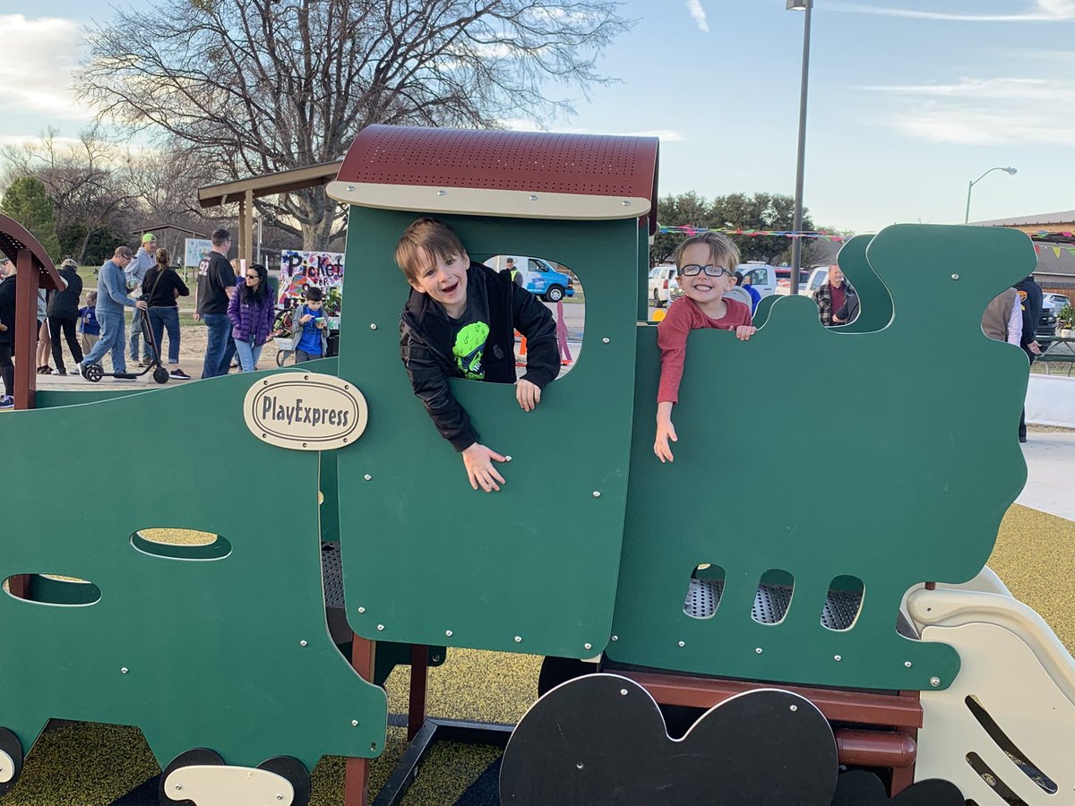 JenniferPrince's tweet photo. These 3 loved Willow Creek Station! Thank you to Ally Surface and Misty Farr for the countless hours they spent to make this happen so all kids have somewhere to play in Saginaw. It will be well used and loved for years to come!
#WCStation #ProjectDreamPlay #communityPLAYS https://t.co/iclyWs84IO
