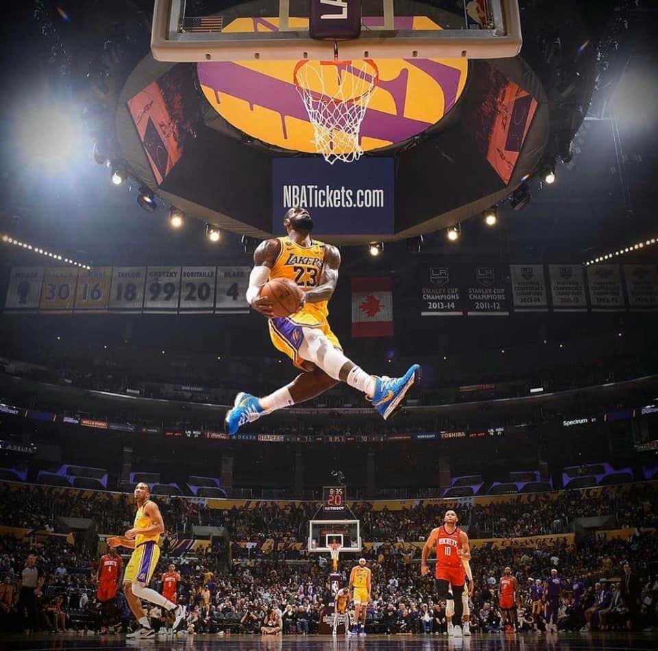 AllsortzOpenMic's tweet image. #Inspiration has no limits! Year 17 in the #nba ... @kingjames 🛫🏀

‘Alexa...play Sky’s the Limit by #biggiesmalls ft. #112 ’ 🎵🎼🎶

Remember to never give up regardless of what they tell you. Haters gon hate. Only the strong survive 💯💚

#kingjames #lebron #talent #lakers #la