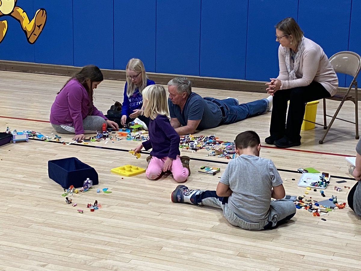 MPS_Buckley's tweet photo. It’s LEGO night at Buckley School! https://t.co/xhqGasyIE8