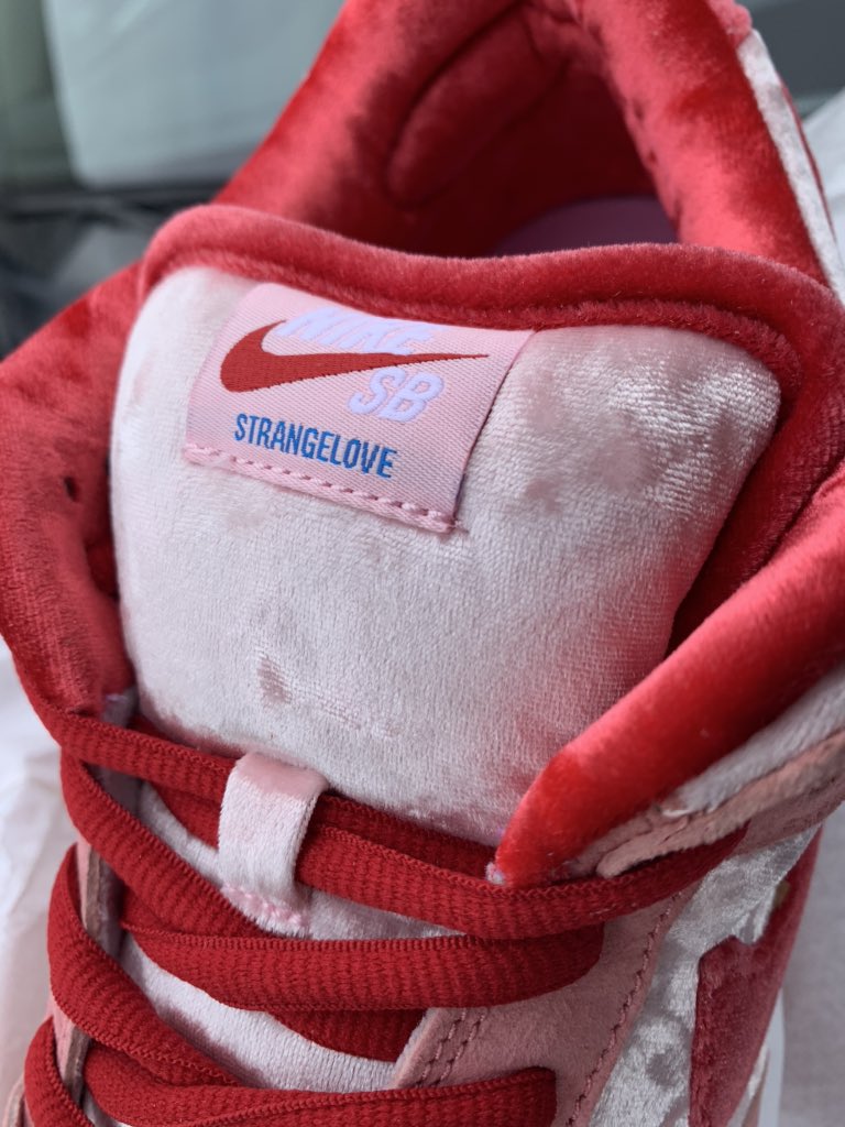 sneedings's tweet photo. @snkr_twitr #skateshopcall I won the StrangeLove dunk raffle at my local skate shop and picked em up during my lunch break. Also the local resellers on ig got pissed that it was a raffle instead of FCFS lmao https://t.co/lNCOpGatqD