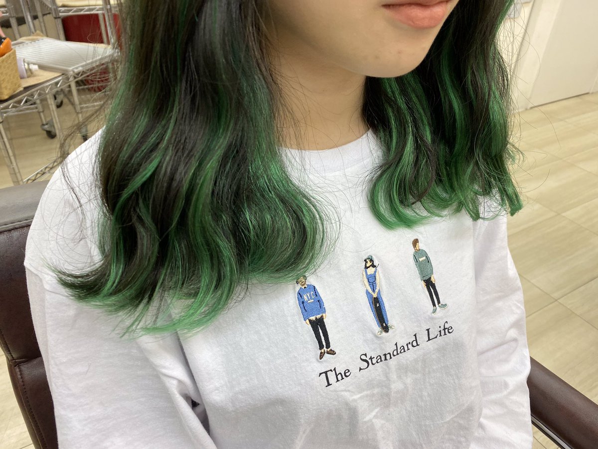 あるじゃんすー静岡店 カラー エクステ専門店 على تويتر Green エクステが初めてのお客様 インナーカラーと表面に原色のグリーンを投入 グリーンカラーはあまり人と被らない色なのでかなり 個性的に仕上がってカワイイ 原色シールエクステも