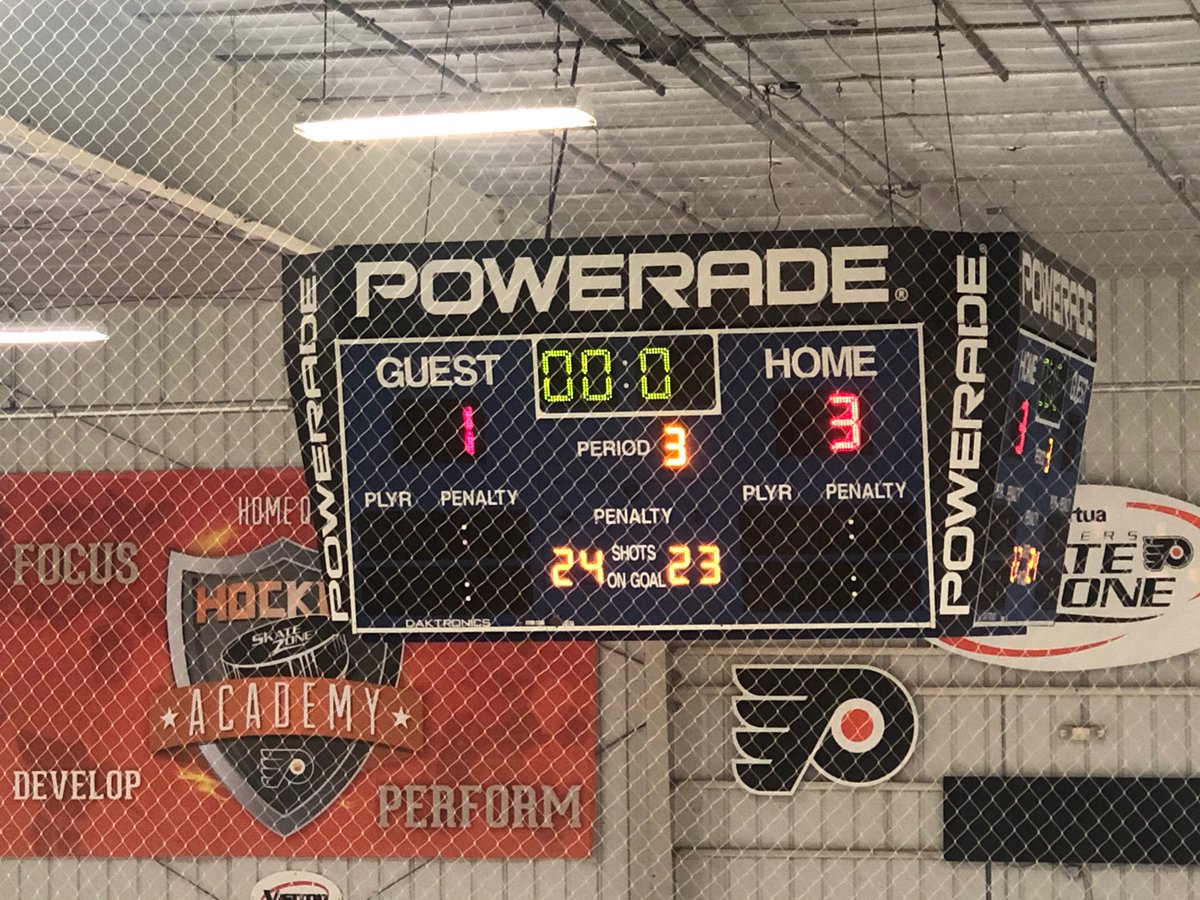 Rematch from Senior Night ... Eustace Prep vs. Paul VI ... end of the second Eustace Prep 3 PVI 1 🏒🥅!