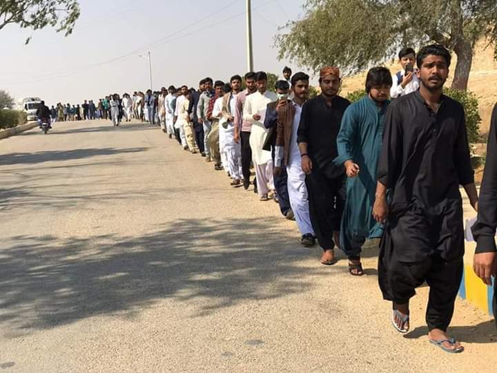 AhmedRazaKhoso8's tweet photo. Kindly fulfil the most basic needs of student's Of sindh University, As they may continue their study without facing difficulties.
#SaveFutureOfNation
#ResolveTheProblemsOfSindhUniversityStudents
@khalidkoree @SaeedGhani1 @BBhuttoZardari @MuradAliShahPPP https://t.co/jPSx2vDIce