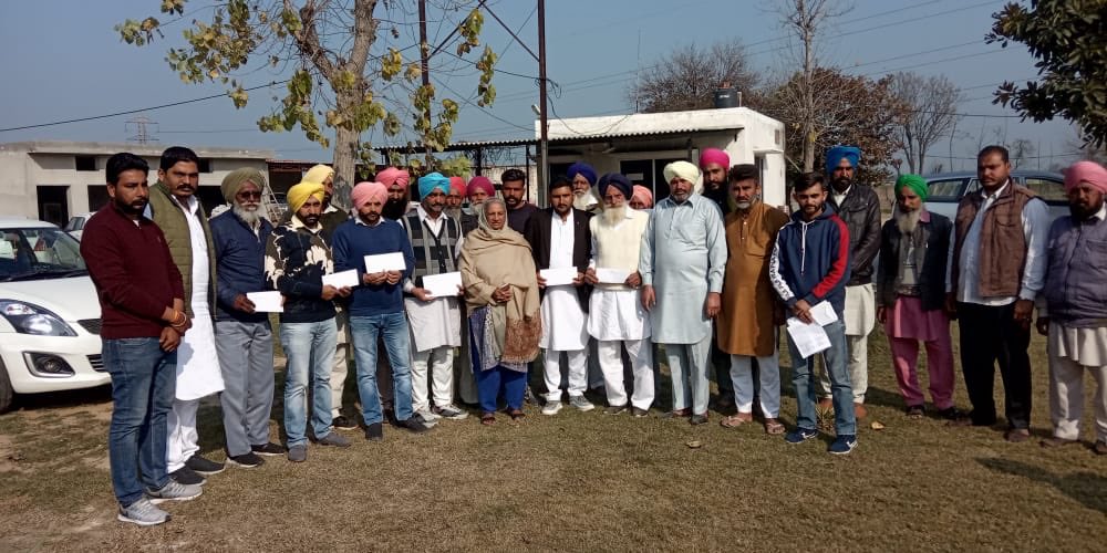 DaamanB's tweet photo. Distributed development fund cheques worth 55 lacs to 12 villages of the Sunam constituency. Thanks to @capt_amarinder ji for his futuristic approach when it comes to rural development, we are now in position to take up major development projects village wise. https://t.co/zF1Ih807Kc