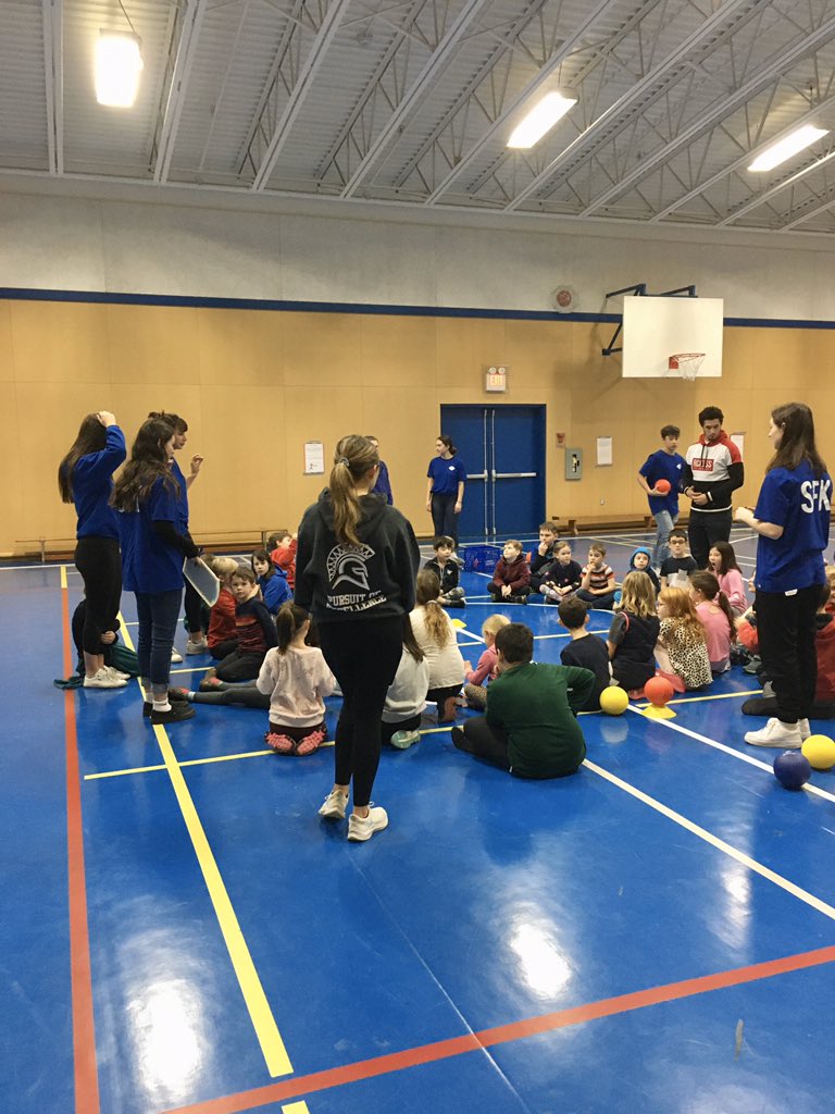 kellydeklerk7's tweet photo. Willem- Mumma! That girl is a Spartan!
Me- Lovey, they’re ALL Spartans!
Willem- *squeals of excitement*

@SD63Claremont PEP students running #sportsforkids @SD63PLake this morning for my little guy and about 30 others! 
#communitybuilding #studentleadership https://t.co/hJgsxFOAgG