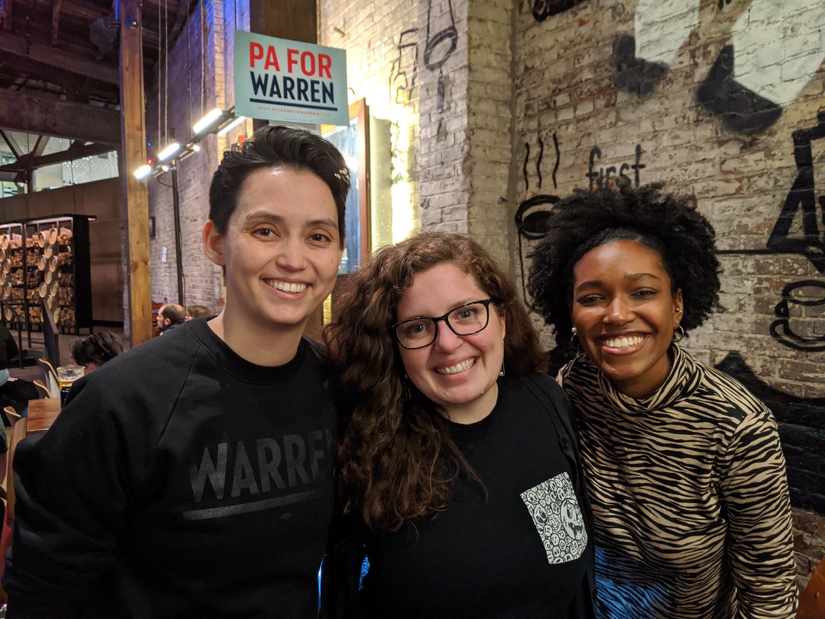 phillyforwarren's tweet photo. They are rarely all in the same place at the same time, but tonight we get to see all three @TeamWarren PA staff members ๐ So much love for @AnneWakabayashi, @racheloraquel, & @Oh_Live_Ya โค๏ธโค๏ธโค๏ธ
#DemDebate #WarrenWatchParty #LFG #WinWithWarren #WomenWithWarren https://t.co/TdMTHTwa3o