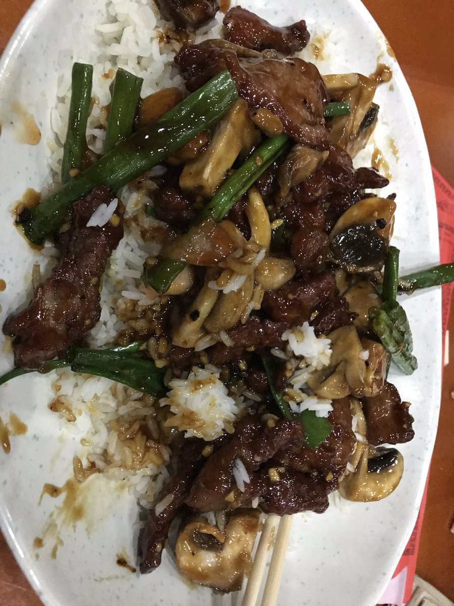 plugdnlifnplugd's tweet photo. Tough Day for our friends @PeiWei in McKinney, TX.  47 minutes to get two entrees in a half full restaurant.  Nice people trying hard, but this was a pretty big miss. 😞 @haileystevenss https://t.co/nf5tTlHsrg