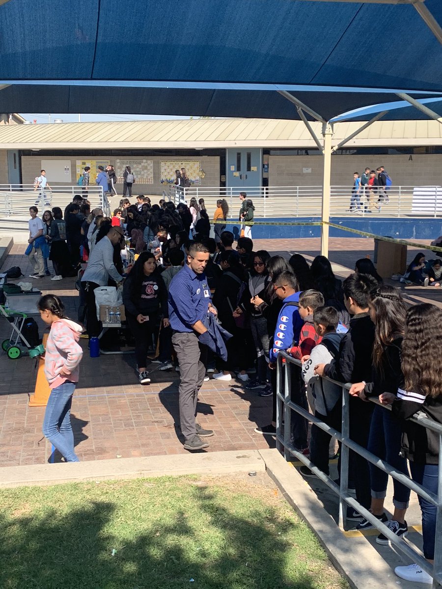 Our Resource Fair was a total success today! Great self care information given to all our students.
#WEareSAUSD #BetterTogether #nscw2020 #WeCare #SAUSDCares #MacArthurCares #Tigers #FACE #ResourceFair #ChooseSAUSD