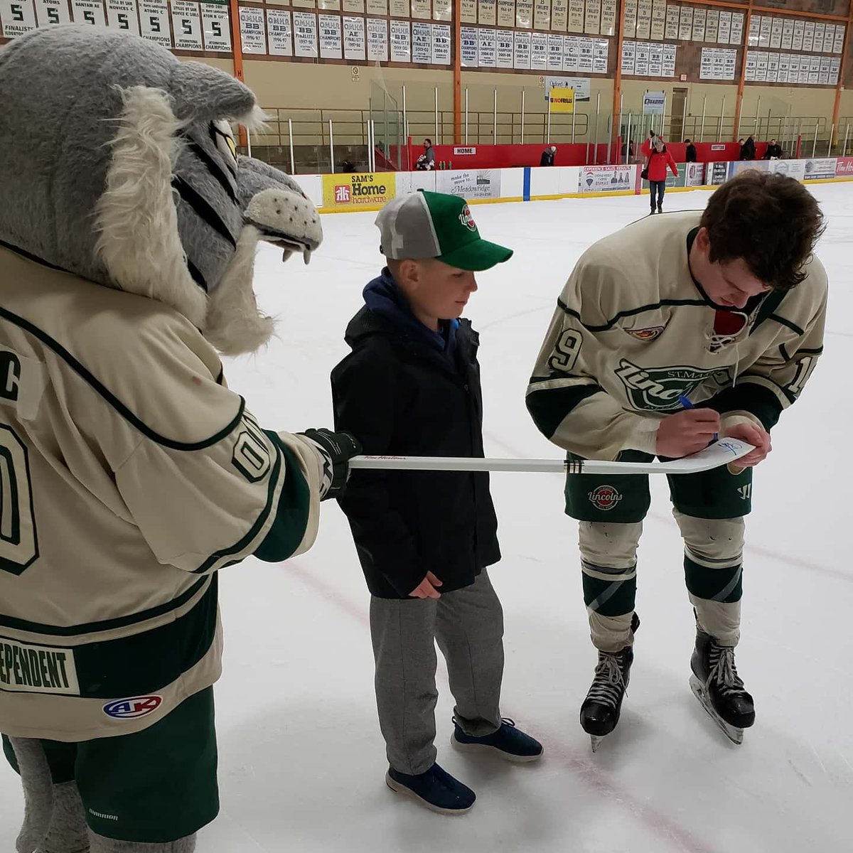 The <a href="/timhortons/">Tim Hortons</a> Player of the Game is <a href="/JustinMcin13/">Justin Mcintyre</a>!!

Great win for the <a href="/stmlincolns/">St. Marys Lincolns</a>!

#lincsplayerofthegame