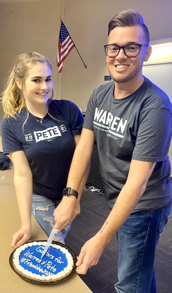 kaylavanw's tweet photo. .@GatorsForWarren & UF Students for Pete hanging tonight at their joint debate watch party! Because no matter what, Democrats are always stronger *together* 🗽 https://t.co/hZTW60jLvP