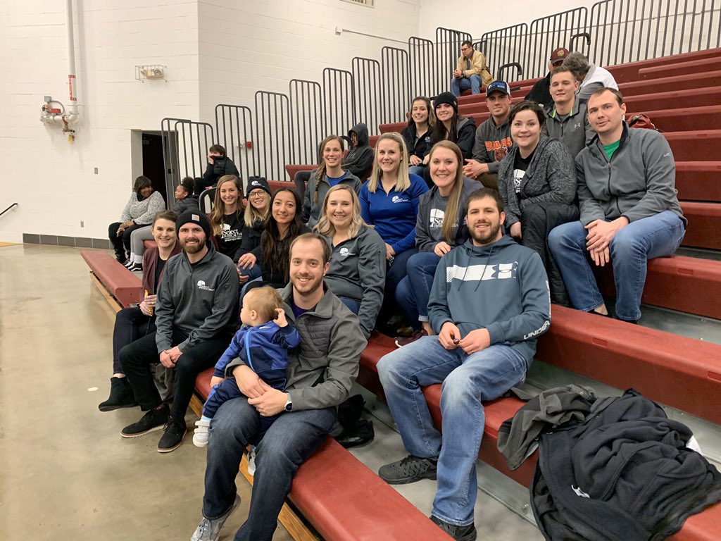 LHSrailsAT's tweet photo. Shout out to the best work pals a girl could ask for! Thanks @select_pt for coming out and supporting @RAILSHoops and @LHS_GirlsBB 🏀 https://t.co/Ih1UgGkSwF