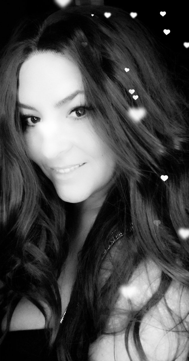 butterfly_lexy's tweet photo. Thank you to @Blaire_xxx for the cool xmas gift....I finally got to play around in it...what do y'all think of me in my natural hair color...#brunette #browneyesbrownhair #longcurls #FridayVibes https://t.co/x52BvixezS