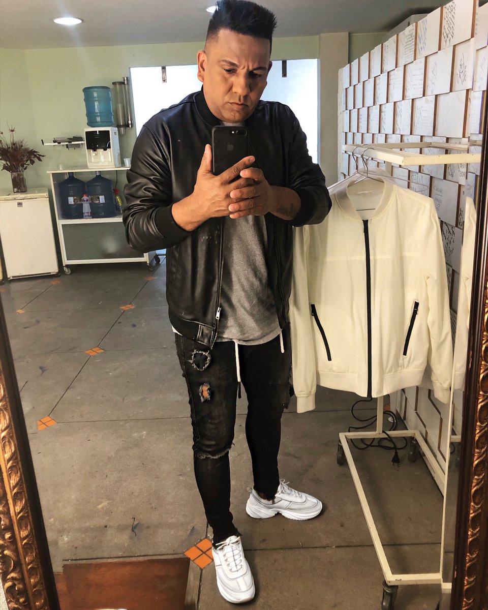 Guynhapv's tweet photo. Vamos pra valer! ✌🏽❤️
.
.
.
.
.
.
#vamosjuntos #vamosnessa #vamospravaler #obrigadomeudeus #music #pravaler2020 #riodejaneiro #music #pravalerproducoesartisticas https://t.co/bGBthN9hiD