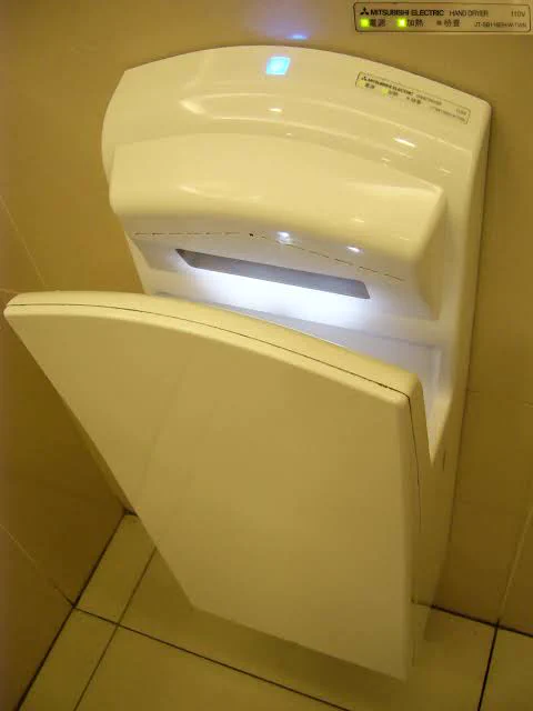 トイレに設置されている「ジェットタオル」は危険だった！ウイルスを撒き散らすので使用しない方がいい。