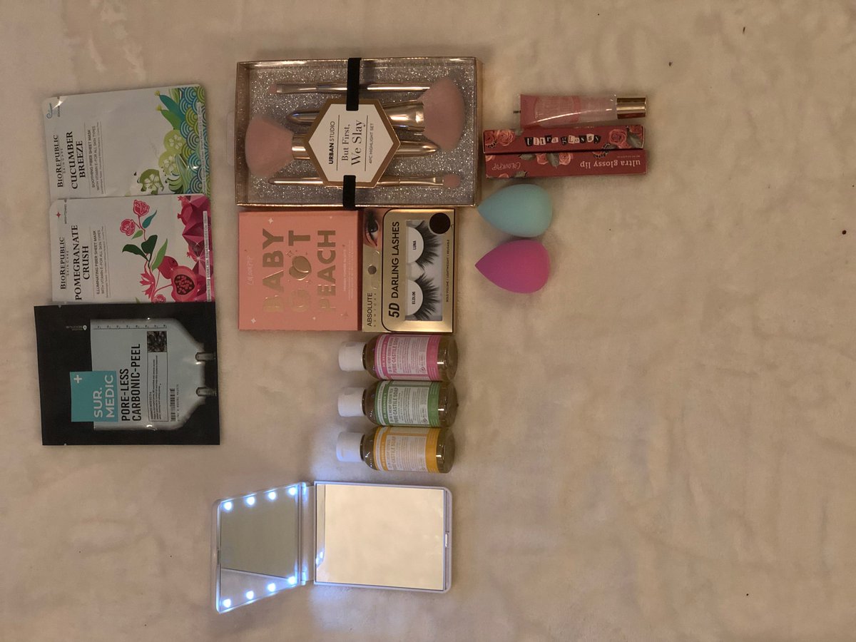 TheGivingBoxCo's tweet image. Show how much you care and get that special person in your life a valentines day gift this year. Visit us at TheGivingBoxCo.net