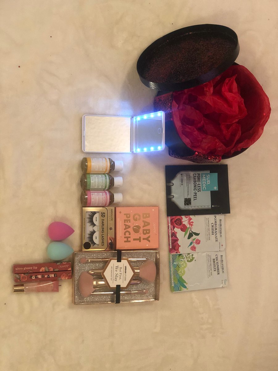 TheGivingBoxCo's tweet image. We sure do. How about you surprise your significant other this valentines day with a home made gumbeaux and a box from The Giving Box Co. Visit us at TheGivingBoxCo.net.