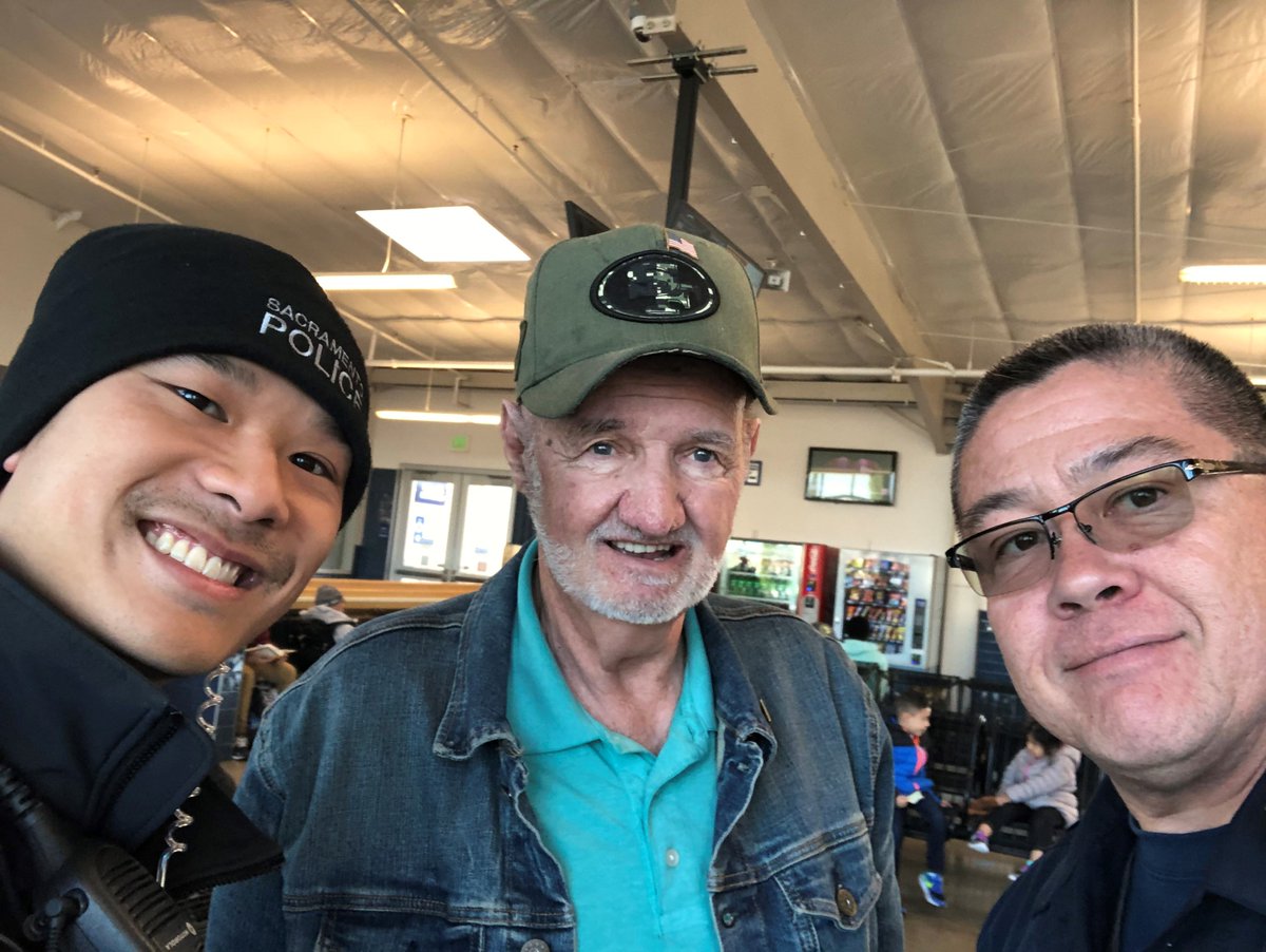 A little #feelgoodfriday:SPD  #impactteam was contacted by this gentleman who found himself without shelter here and needed a helping hand to get back to family in another state. With the help of officers and Dept of Human Assistance he is on his way home! #headinghome #sacpd