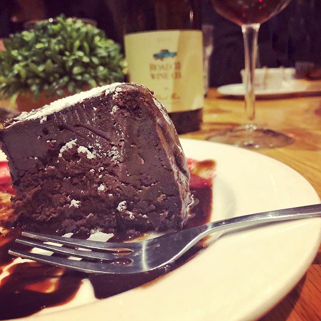 findingchocolat's tweet photo. A reminder to all the chocolate makers who wholesale fine/craft chocolate for baking to restaurants . Remind the restaurant to make the syrup for plating with the same quality chocolate as they use to make the flourless chocolate cake (or other dessert).… https://t.co/8CqtJKgQti https://t.co/Uqg4bazMUk