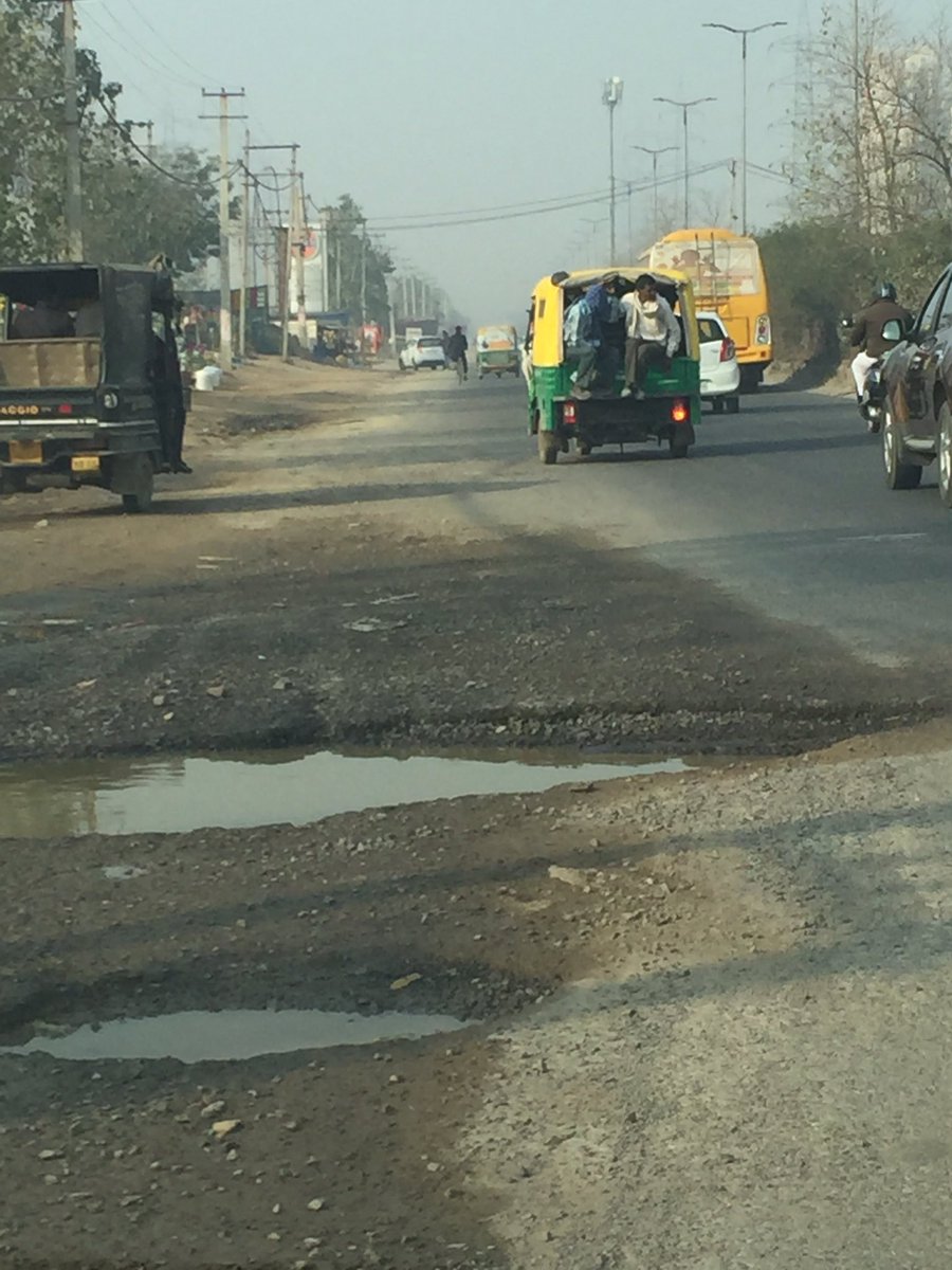 MeraGurgaon's tweet photo. Golf course extension road ! #Gurgaon shining 

@ramanmalik @MunCorpGurugram @cmohry @anilvijminister @DC_Gurugram @AmitKhatriIAS @Rao_InderjitS @narendramodi main road of smart city.. shame shame !! #DelhiWithModi #हमारा_वोट_भाजपा_को #Delhi #DelhiElections2020 https://t.co/49Ix5puTPs