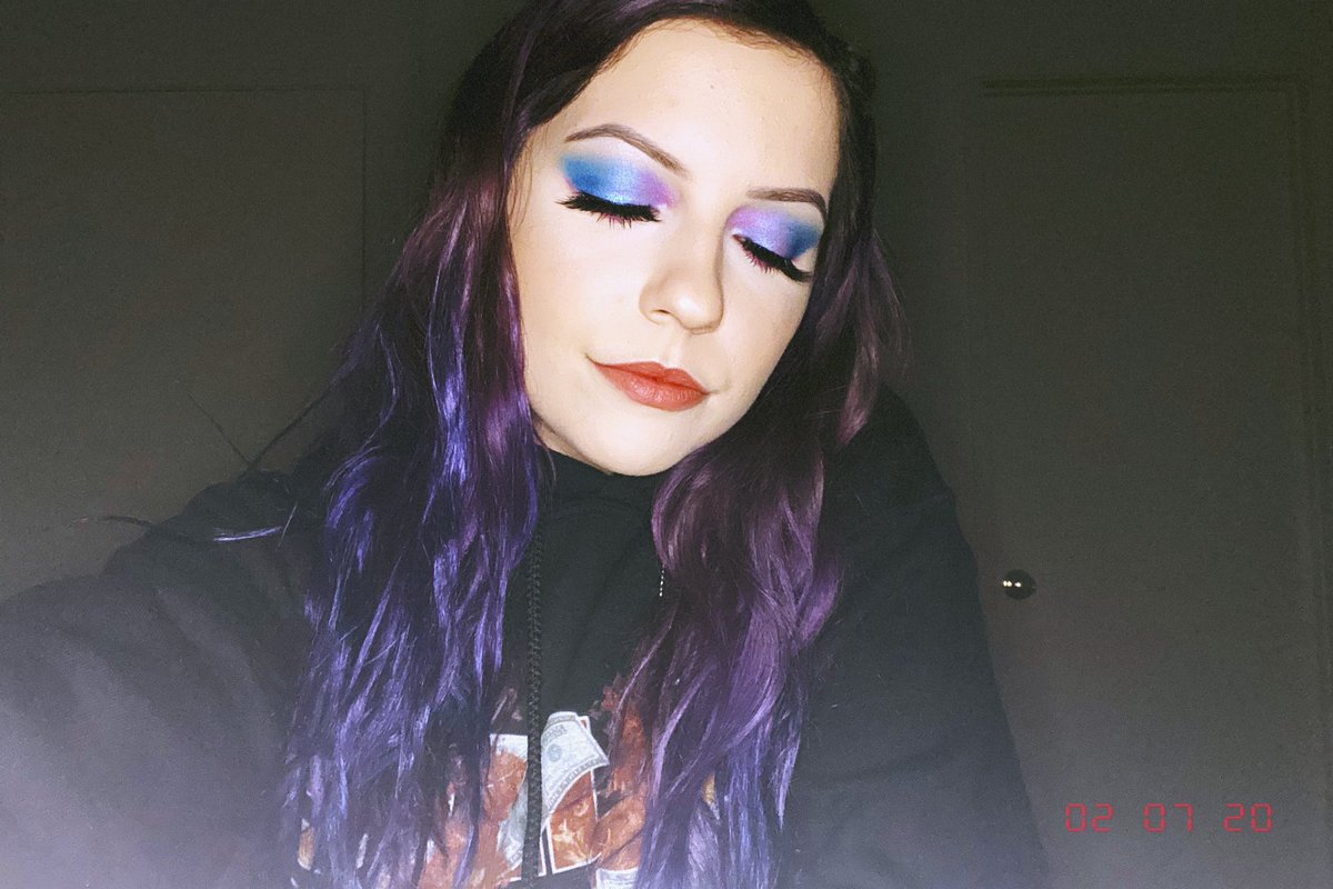 uhmanderrz's tweet photo. 💜💙 @1888app did that @lindsaydemeola https://t.co/FQHN2oFVs7