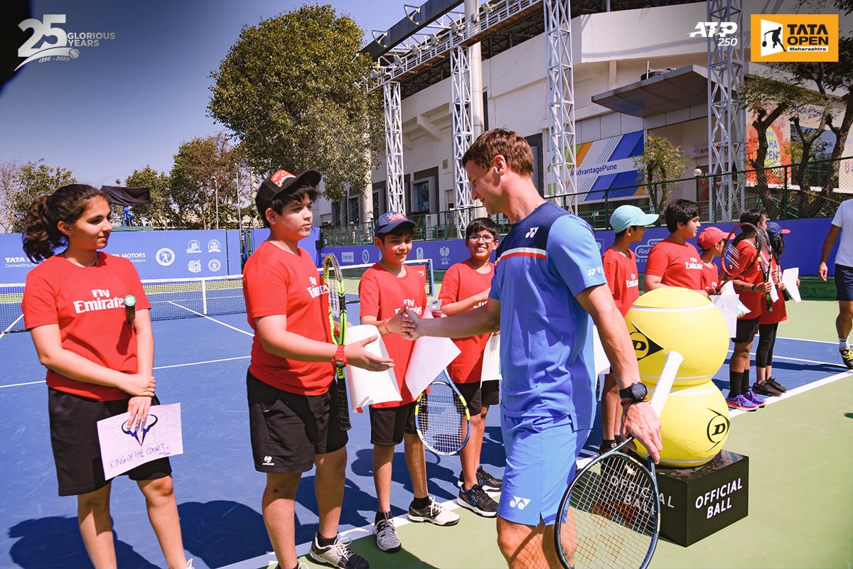 Here's a glimpse of the fun and interactive session for the aspiring tennis players at Emirates Tennis Clinic featuring Ricardas Berankis and Jiri Vesely. 🎾 

<a href="/emirates/">Emirates</a> | <a href="/berankisr/">Ricardas Berankis</a> | <a href="/jiri_vesely/">Jiri Vesely</a> | <a href="/atptour/">ATP Tour</a> | #TOM2020 #AdvantagePune #ATPTour #TataOpenMaharashtra