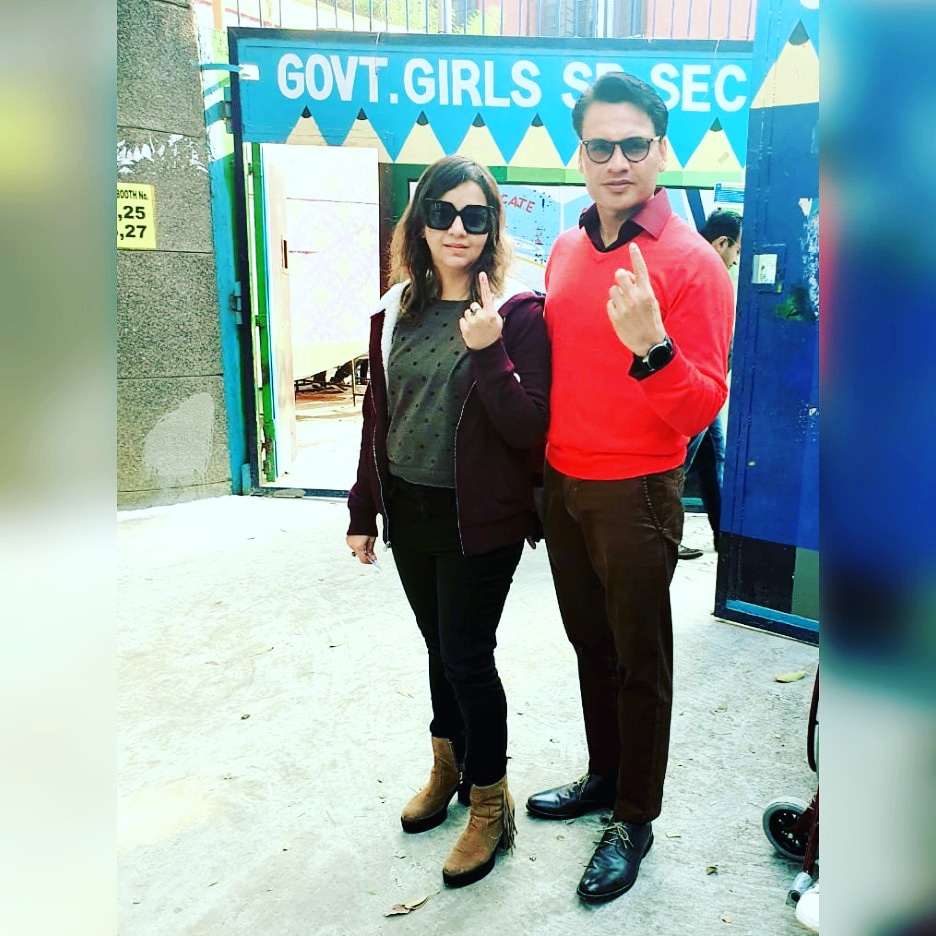 shilpaaroras's tweet photo. We voted Delhi, still time to vote if not already done. #Democracy #proudcitizens #VivekNarayanSharma #ShilpaAroraSharma #India #Delhi #stateElections #delhielections2020 #yourvotematters #electionomics #powercouple #gotinked https://t.co/tlY05hePxa