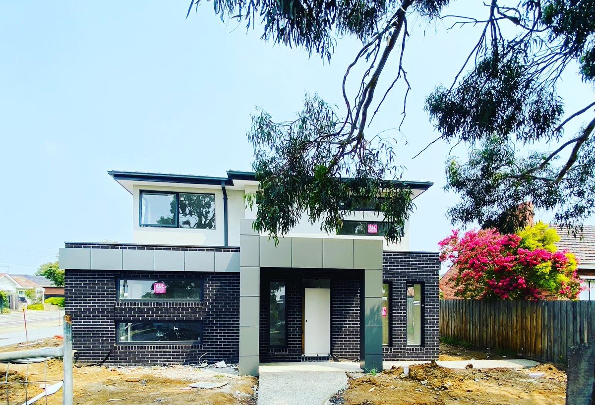 iBhomes's tweet photo. Paving Crossovers Driveways Curb &amp; Chanel. #builtwithlove #concrete #concreteconstruction #townplanning #design #construction #permits #architecture #masterbuilder #banyule #accessibility #easytodealwith #builder #guarantee #gratitudeattitude https://t.co/xhFApuQ1MD