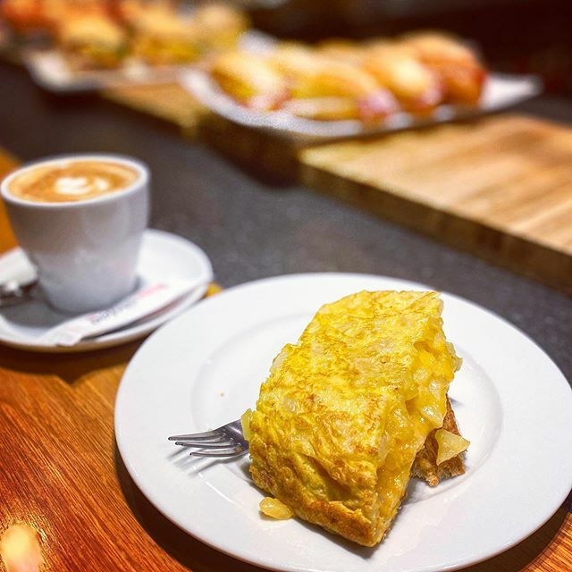 Cheeky weekend in Bilbao for more birthday celebrations (not just mine this time!!) Can’t wait for a weekend of friends, food and laughs And I couldn’t start the weekend without a very eggy tortilla for breakfast! . . . . . #birthdayweekend #weekendwith… ift.tt/2tGDTHV