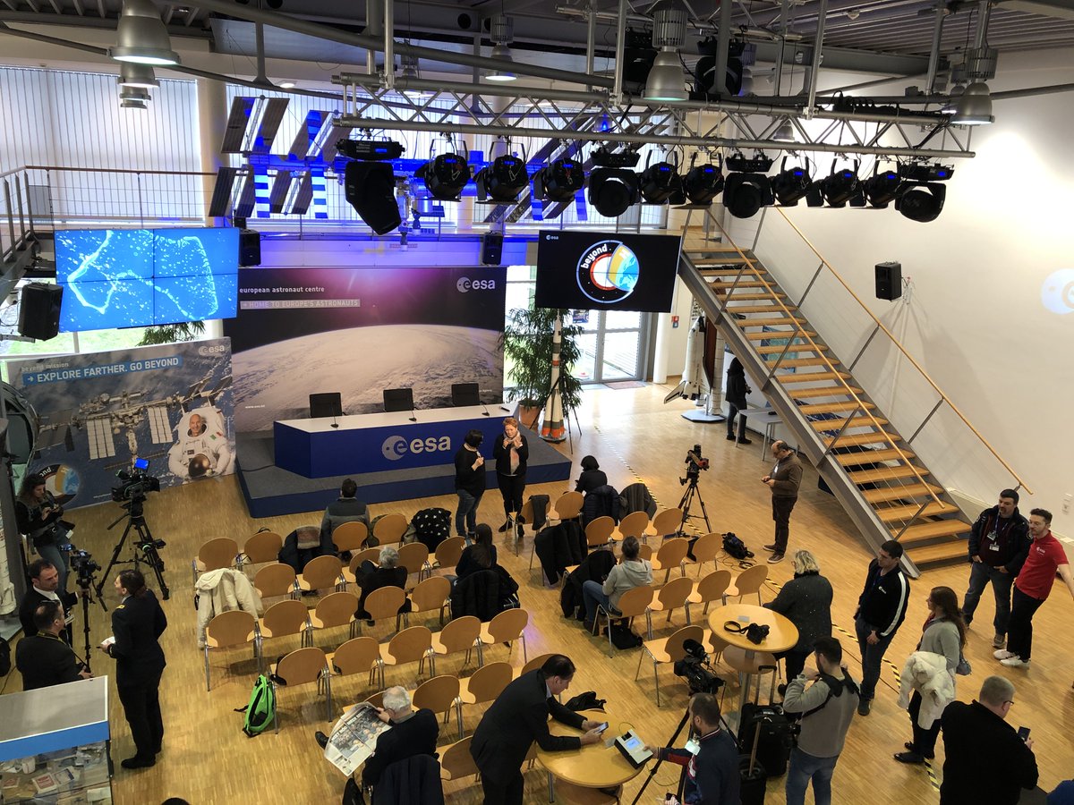 esaspaceflight's tweet image. Media are starting to gather at @esa's European Astronaut Centre for the first opportunity to chat with @astro_luca after his #MissionBeyond. The news conference will be streamed live from 12:30 CET (11:30 GMT) on #ESAWebTV. Tune in here 👉esa.int/esawebtv