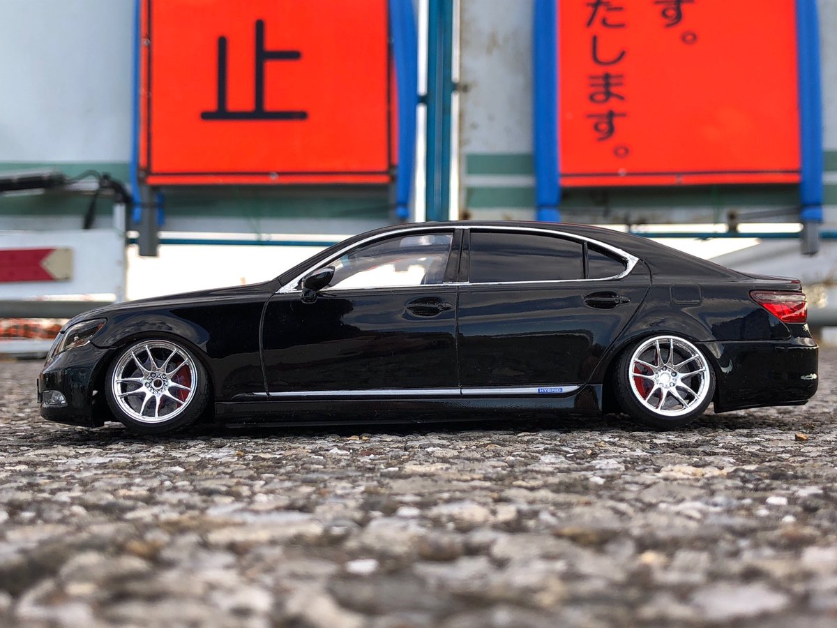 mnh15W_1116's tweet photo. フジミ レクサス LS600hL完成しました。
程よい車高とキャンバーで上品にカスタムしました✨
自分好みに仕上げました😘
ナンバーは後に変える予定です。。
#フジミ
#プラモデル
#レクサス
#LEXUS
#LS600hL
#VIP
#Concentricity https://t.co/OFFExkeMOh
