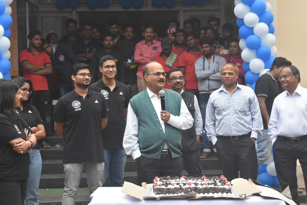 ximb_official's tweet photo. XIMB hosted the much-awaited moment of the year, Dhol Party. It was organized to acknowledge the persistent efforts of the Career Advisory Services (CAS) Team for accomplishing 100% Placement of the Batch of 2018-20.
Here are the few glimpses of the event.
#Xuberance #Placements https://t.co/1spRBR02LZ