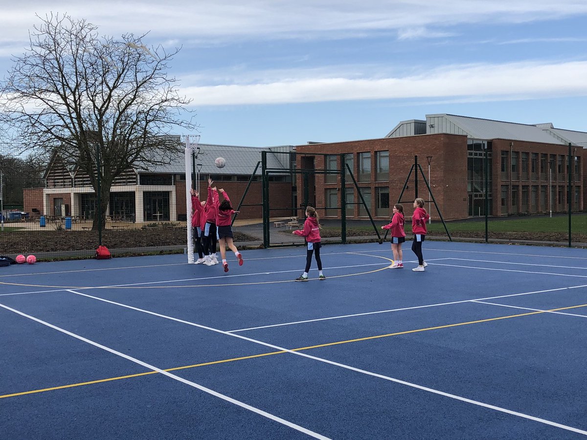 Great to be hosting our annual U11 Netball Tournament ⁦<a href="/WarwickPrep/">Warwick Prep School</a>⁩ ⁦<a href="/KHSWarwick/">King's High School</a>⁩   on our new courts with King’s in the background #ThisGirlCan ⁦<a href="/WPS_Sport/">Warwick Prep Sport</a>⁩ ⁦<a href="/KHSSport/">KHS Sport</a>⁩ ⁦