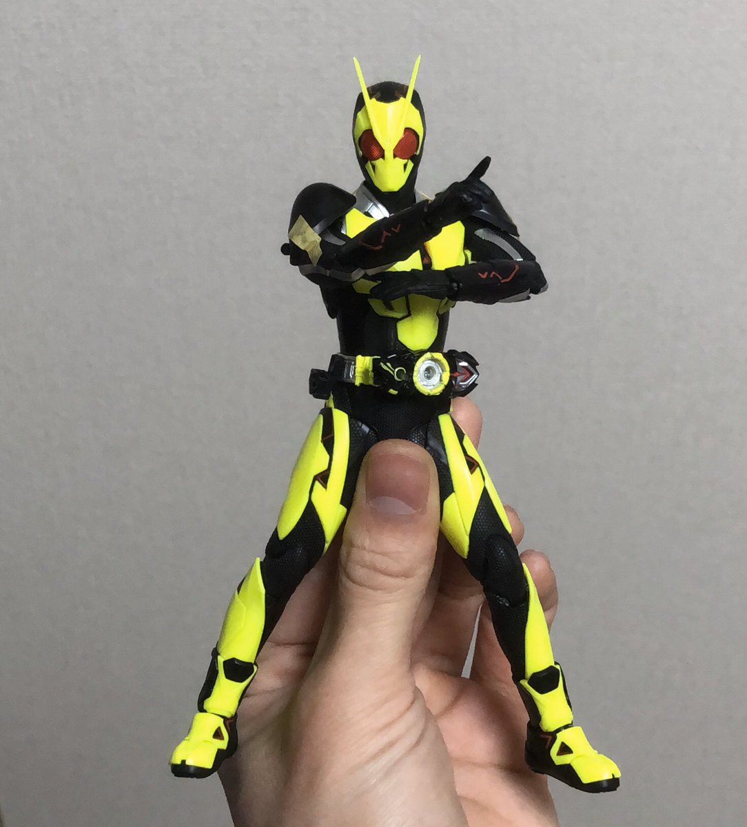 鱈井ゆう Twitterren とりあえず公式がやってたアーツゼロワンのサンプル画像のこのポーズ ポージングの上手い下手よりも肩アーマーの位置による違和感が80 くらい占めていたということが証明された 令和2年2月 鱈井調べ 鱈井ゆう Twitterren とりあえず公式がやってたアーツゼロワンのサンプル画像のこのポーズ ポージングの上手い下手よりも肩アーマーの位置による違和感が80 くらい占めていたということが証明された 令和2年2月 鱈井調べ