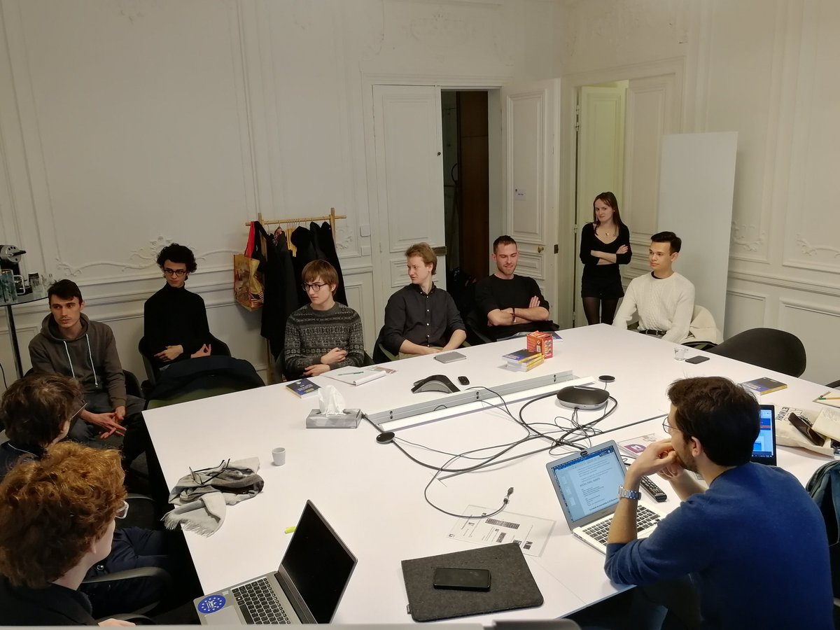 SFL_France's tweet image. C'est parti ! 

Nos leaders venus de toute la France 🇫🇷 vont se former pendant le weekend pour apprendre à défendre leurs idées dans leurs universités et les médias ! 🗣️