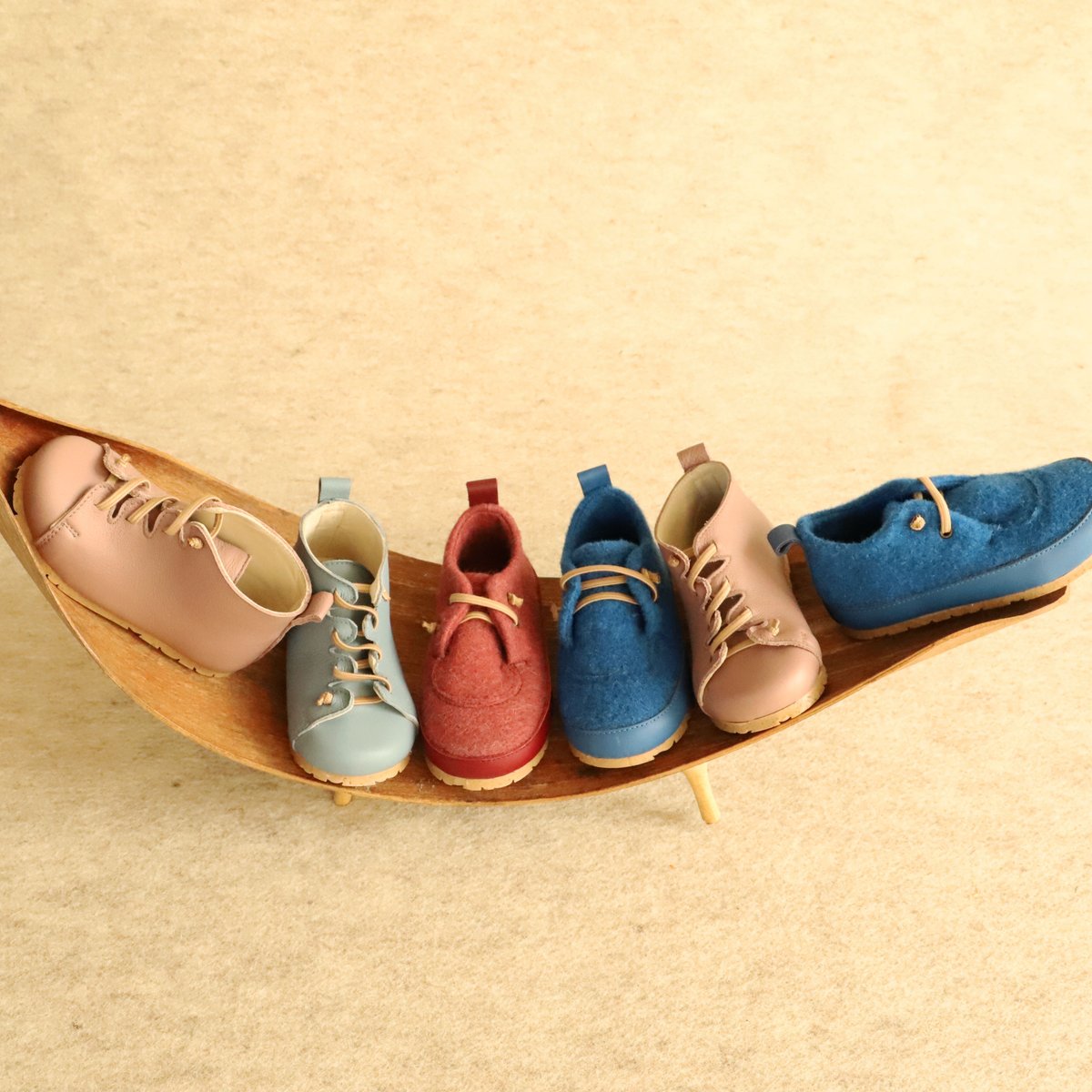 Our original kids collection is online now! 
Visit our shop to get inspired for the spring adventures of your kids´feet 👣
.
#pregnidos #kidsshoes #childrenshoes #feltshoes #woolshoes #leathershoesforkids #kinderschuhe #kinderfüsse #filzschuhe #wollschuhe #lederschuhefürkinder