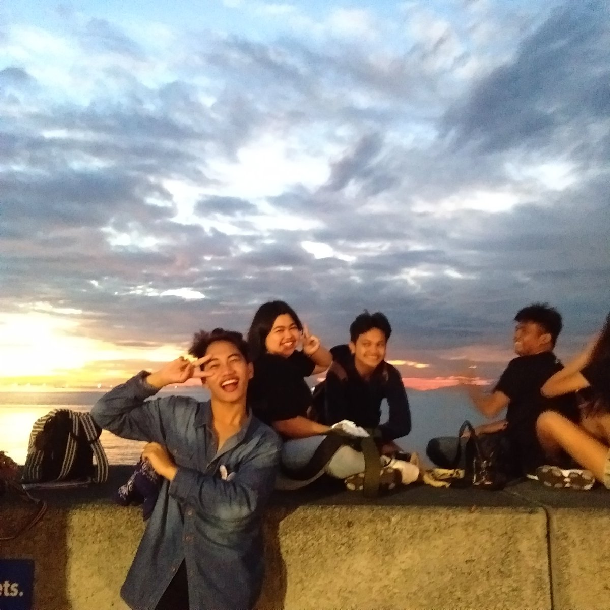 ellemenopi_97's tweet photo. #OdeToYouInManila #TeamLabas #TeamSeaside 😅😅 https://t.co/oa8MaiwdZz