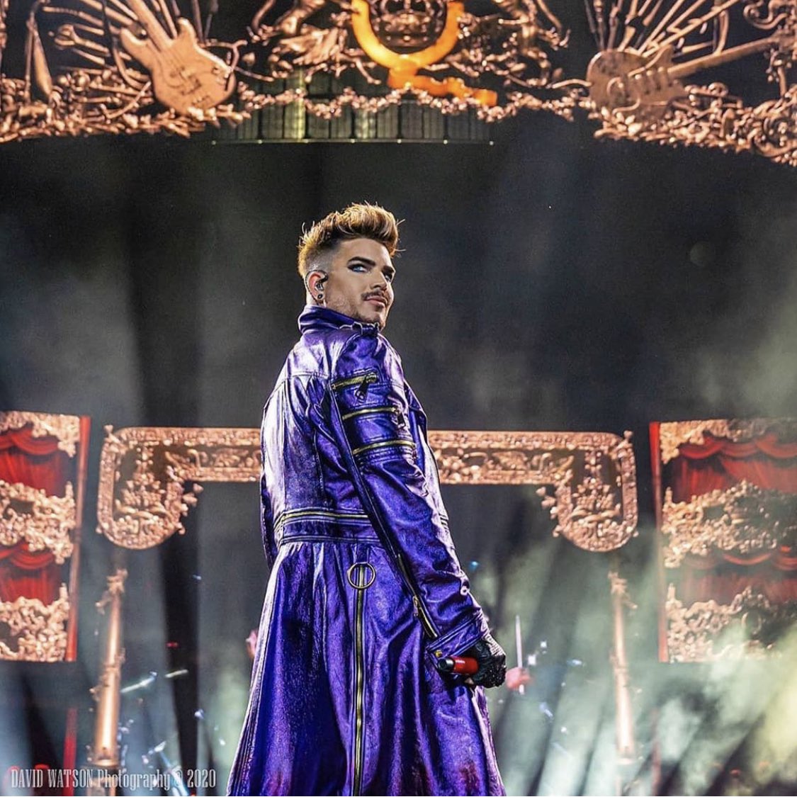 adamlambert's tweet photo. Auckland @QueenWillRock 📸: David Watson https://t.co/NGSQyQsZ21
