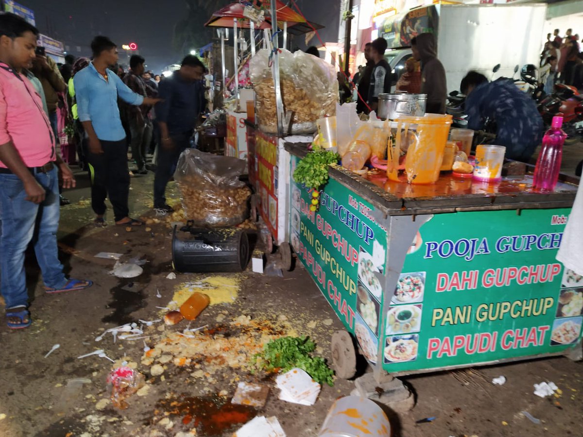 Sambad_English's tweet photo. #Bhubaneswar Market Building violence: Prime accused Gopinath Nayak nabbed from #Gajapati. With this, the total number of arrests in the case rises to 32, informs CP @SarangiSudhansu 

@dcpbbsr @anupkumarsahoo 
#Sambda #SambadEnglish #Odisha https://t.co/yjppaHF9zI